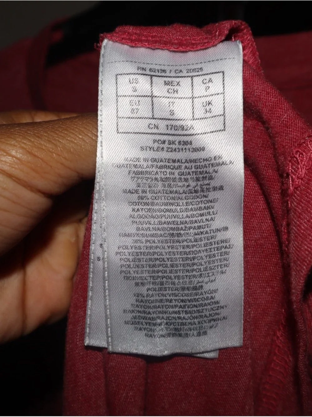 Guess Men's Heathered Red V-Neck La Fuerza Graphic Tee - Picture 3 of 6